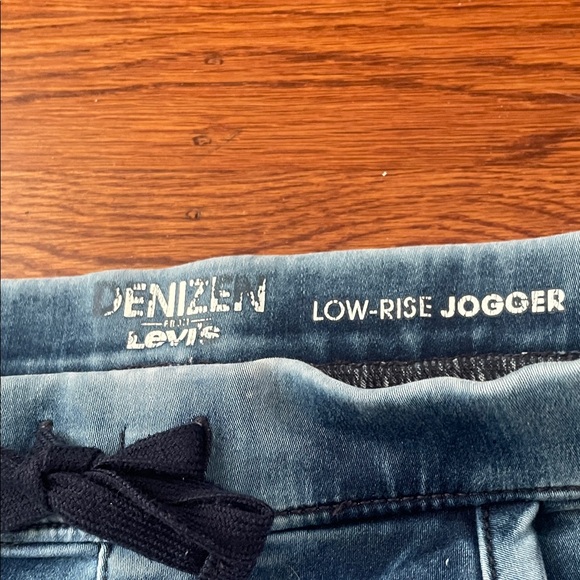 Levi's Blue Boyfriend Jeans - Picture 2 of 7